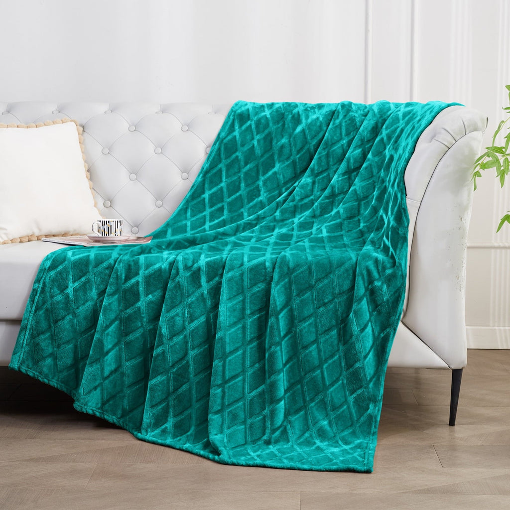 Lightweight Warm Large Soft Throw Blanket for Couch, 50x70 Inches Diamond Geometry Pattern Velvet Fleece Blanket, Cozy, Warm and Light... - Super Soft Reversible Sherpa Flannel Blanket Detail