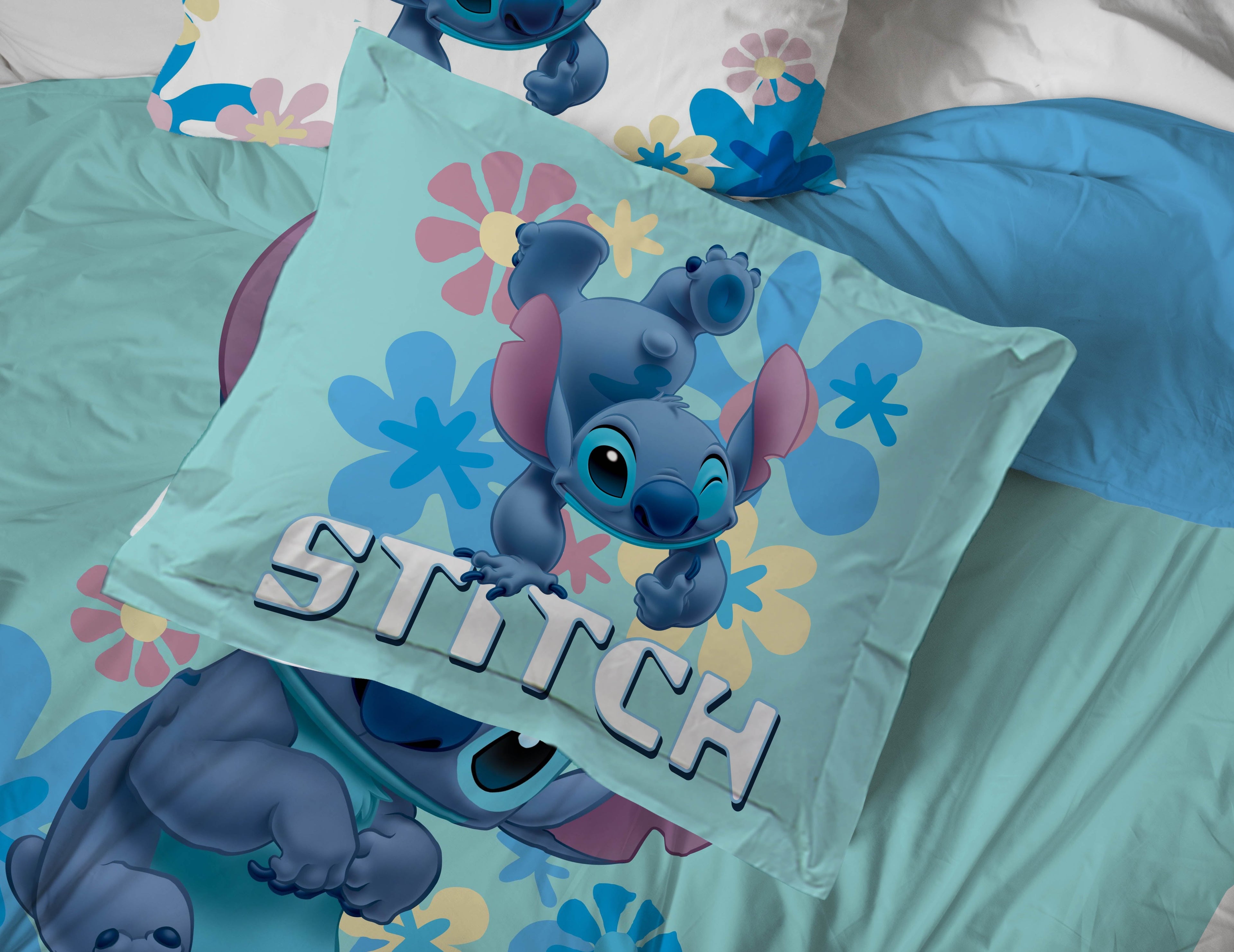 Heavyweight Warmth Lilo and Stitch Sweet Stitch 5 Piece Twin Size Kids Comforter Set with Sham - Super Soft Bed Set for Kids - Luxurious Quilted Duvet Cover Set Detail