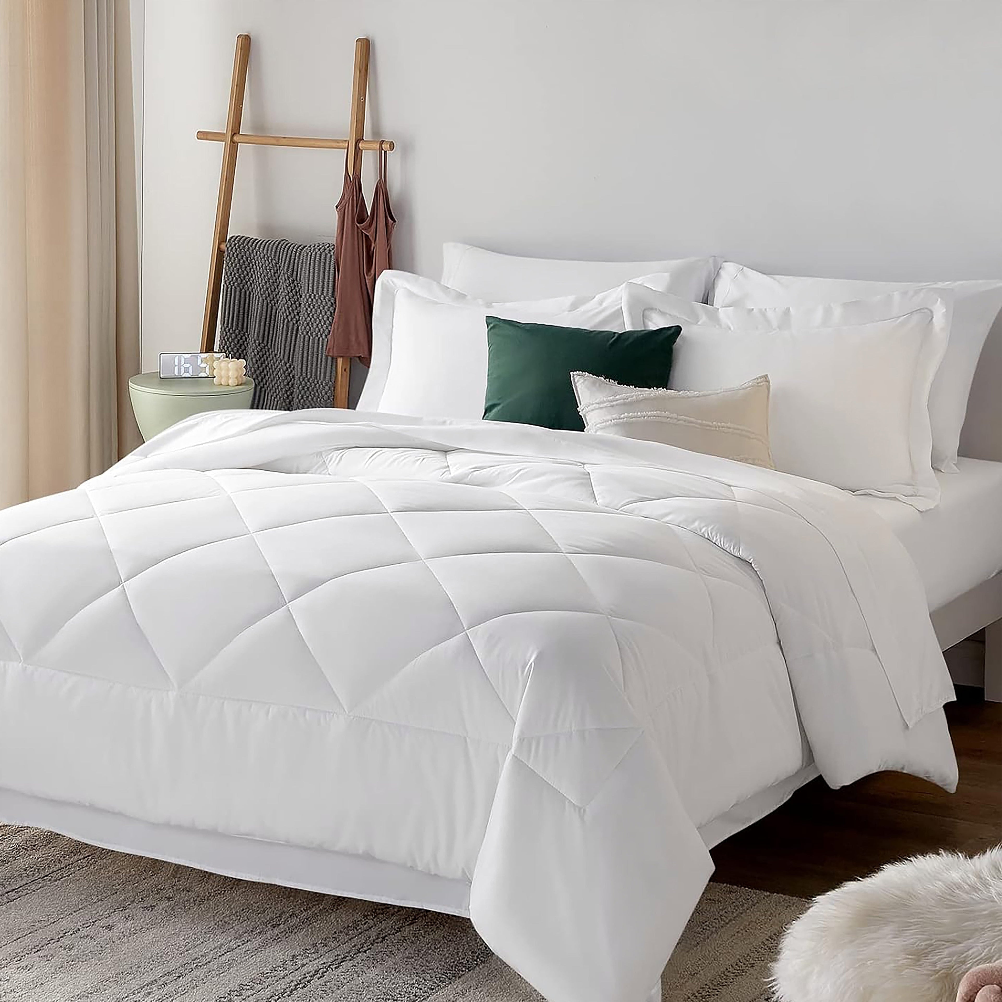 Luxurious Quilted Comforter Set 7-Piece Bed in a Bag - Adult, White, Queen - Hypoallergenic Ultra-Fluffy Quilt for Winter Detail