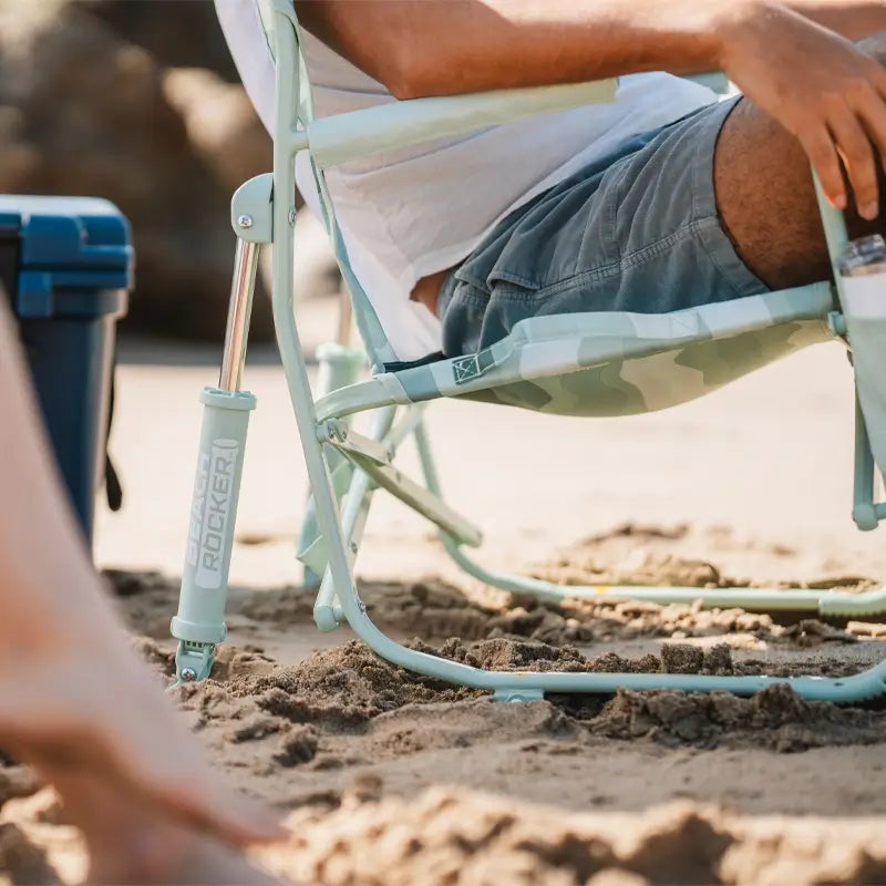 Heavy-Duty Freestyle Beach Rocker - Choice 712 - Heavy-Duty Kickback Rocker with Beverage Holder Detail