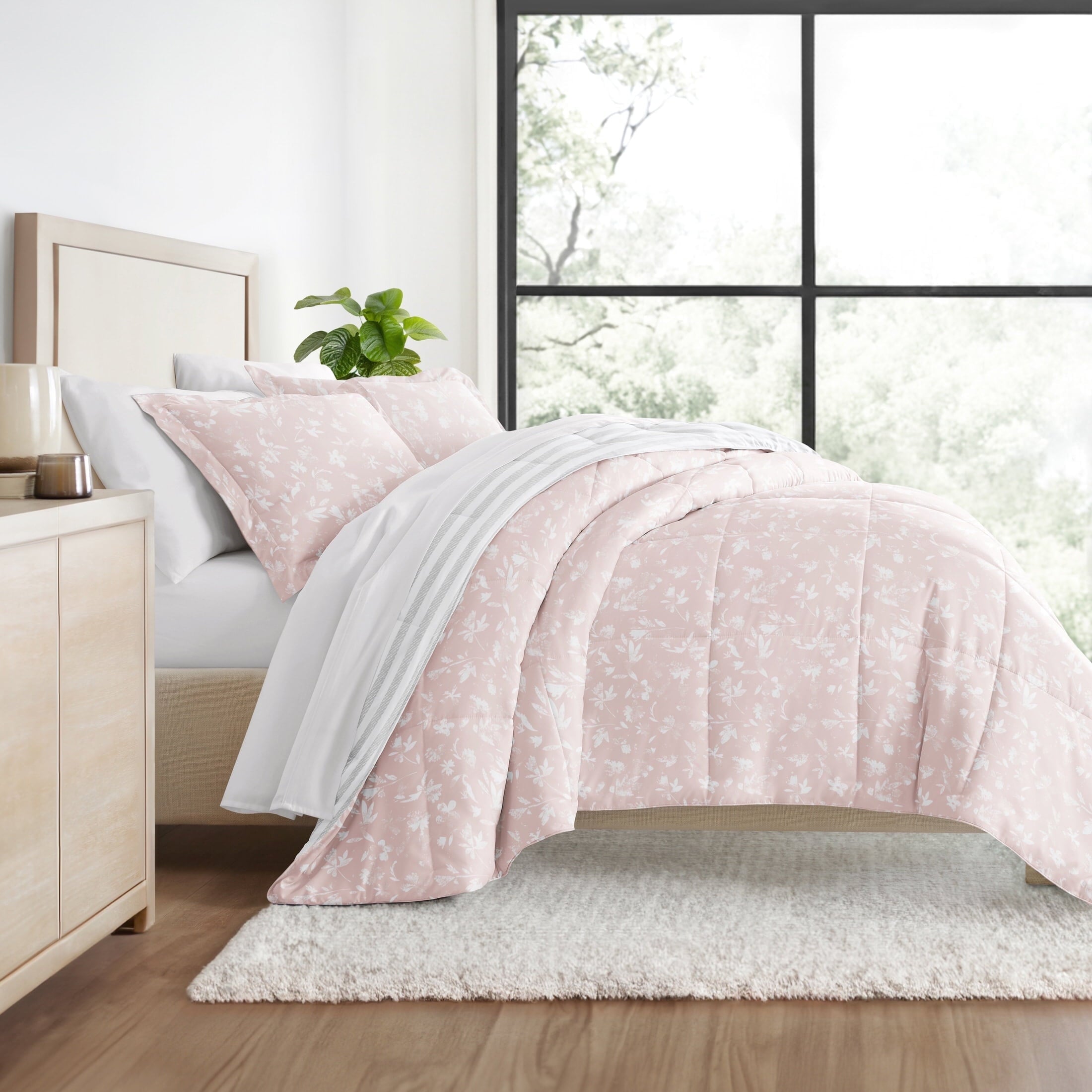 Fluffy Down Alternative All Season Ultra Soft Comforter Set Lightweight Bedding in Pressed Flowers for Full/Queen Size - All-Season Down Alternative Comforter Insert - Default Title