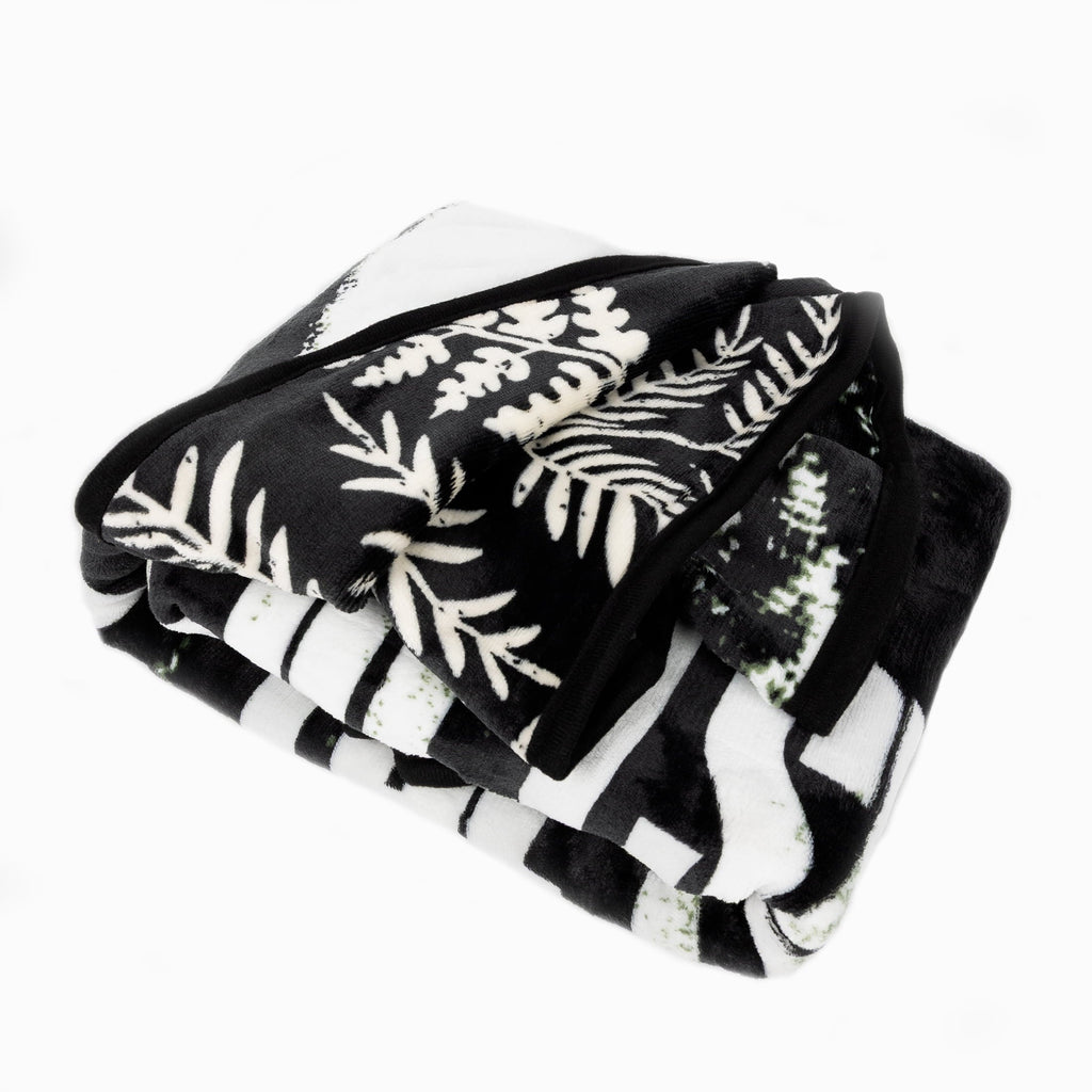 Super Soft Flannel Black and White Polyester Throw Blanket, 50" X 60" - Super Soft Reversible Sherpa Flannel Blanket Detail