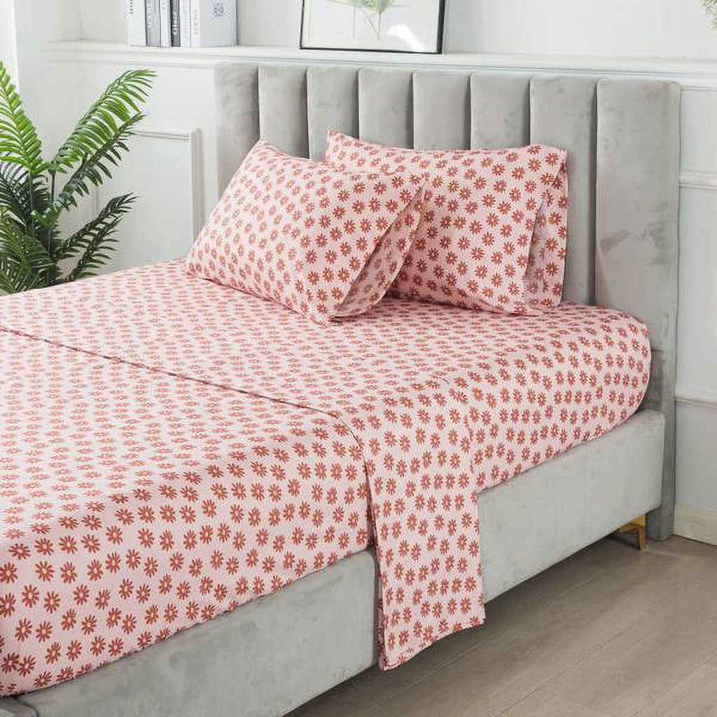 Luxurious Quilted 7-Piece Reversible Bed in a Bag Comforter Set with Sheets, Pink, Queen - Cloud-Like Soft Lightweight Bed Comforter Detail