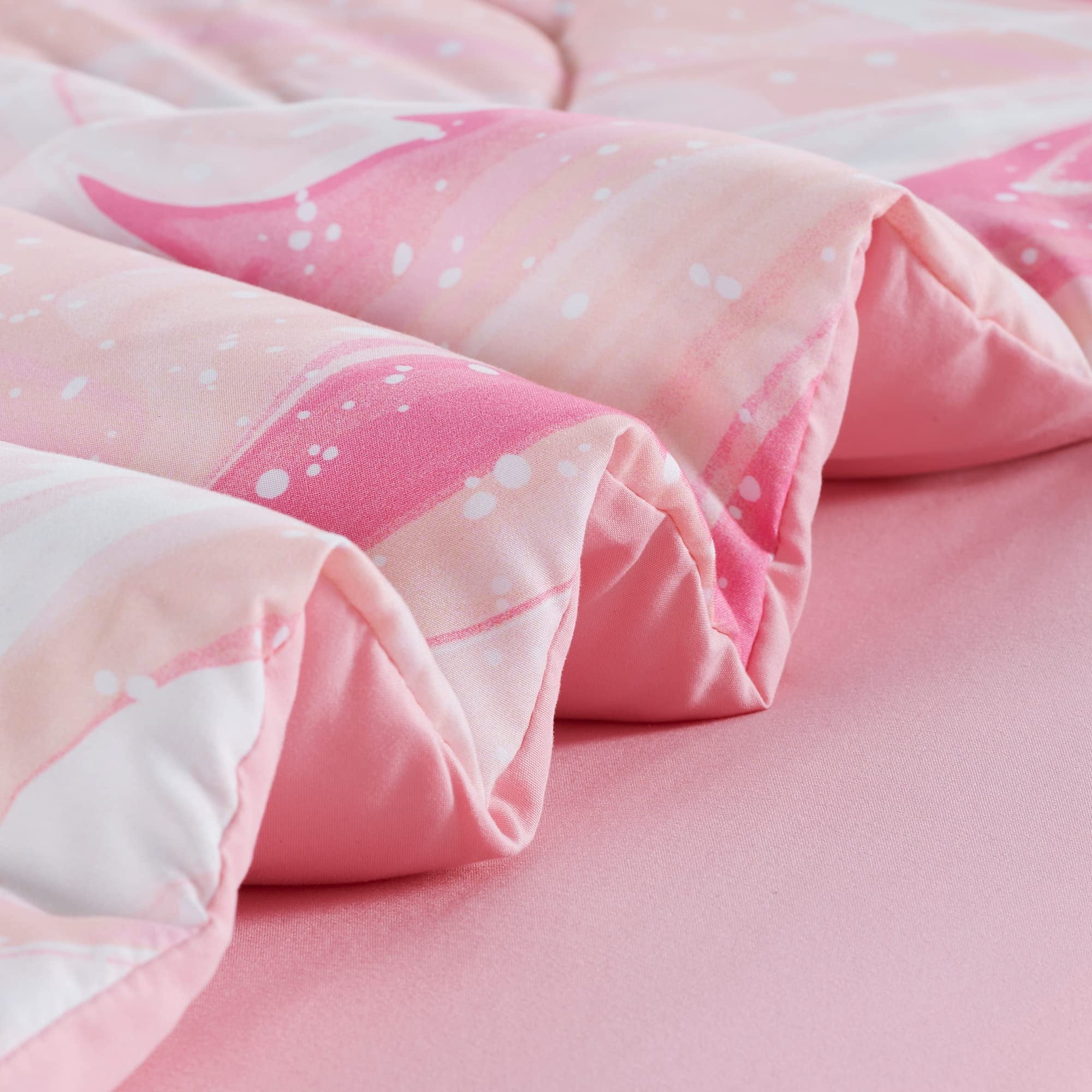 Fluffy Down Alternative Kids Twin Bedding Comforter Set - 5 Pieces Super Cute & Soft Bedding Sets & Collections with Comforter, Sheet, Pillow... - Cloud-Like Soft Lightweight Bed Comforter Detail