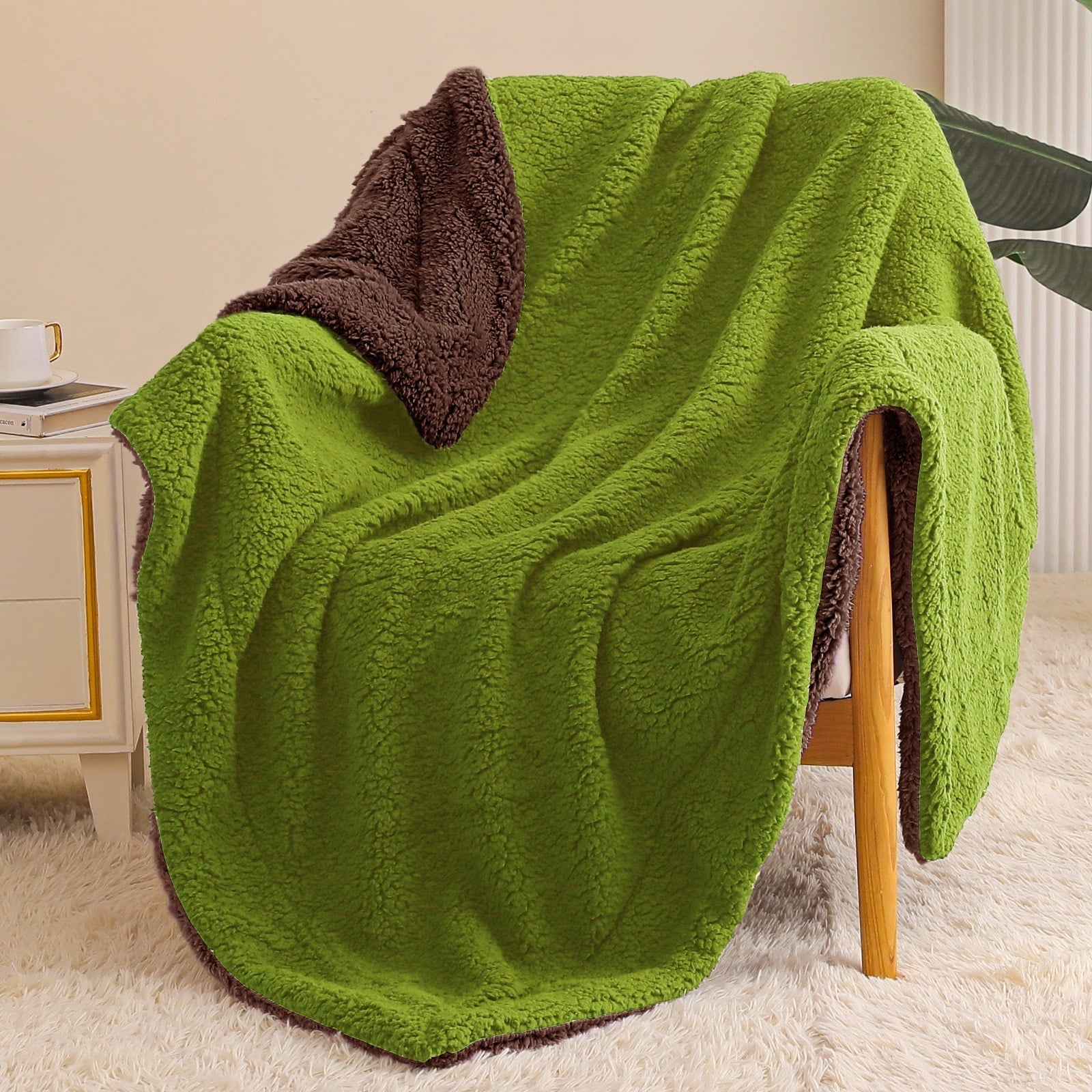 Reversible Sherpa Reversible Sherpa Fleece Throw Blanket for Couch, Soft Plush Blanket for Bed Sofa, Warm Fluffy Blankets for All Seaso... - Cozy Fleece Throw Blanket for Couch & Bed Detail