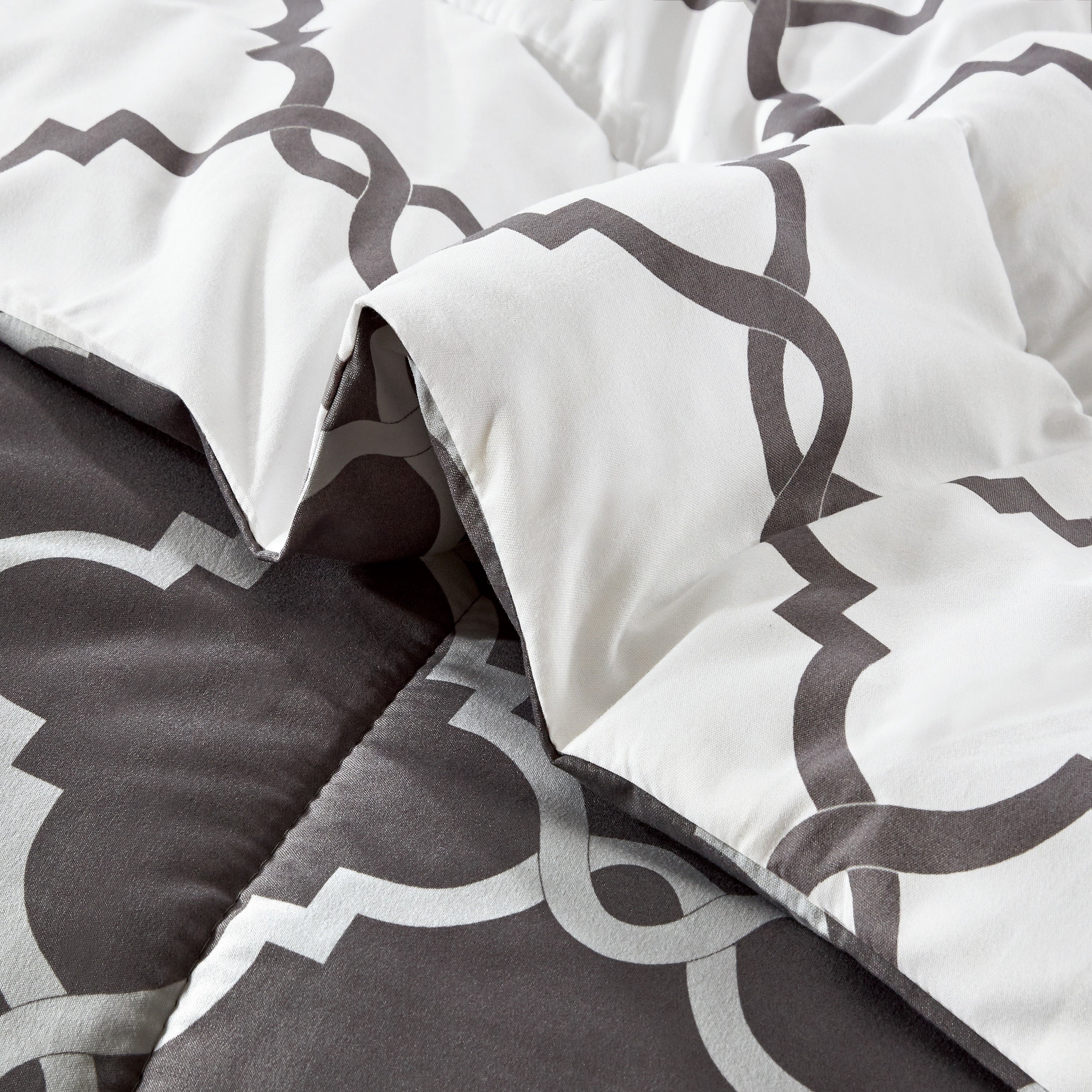 All-Season 4 Piece Geometric Twin Comforter Set - Polyester Filling Reversible Washable Comforter Set - All-Season Down Alternative Comforter Insert Detail
