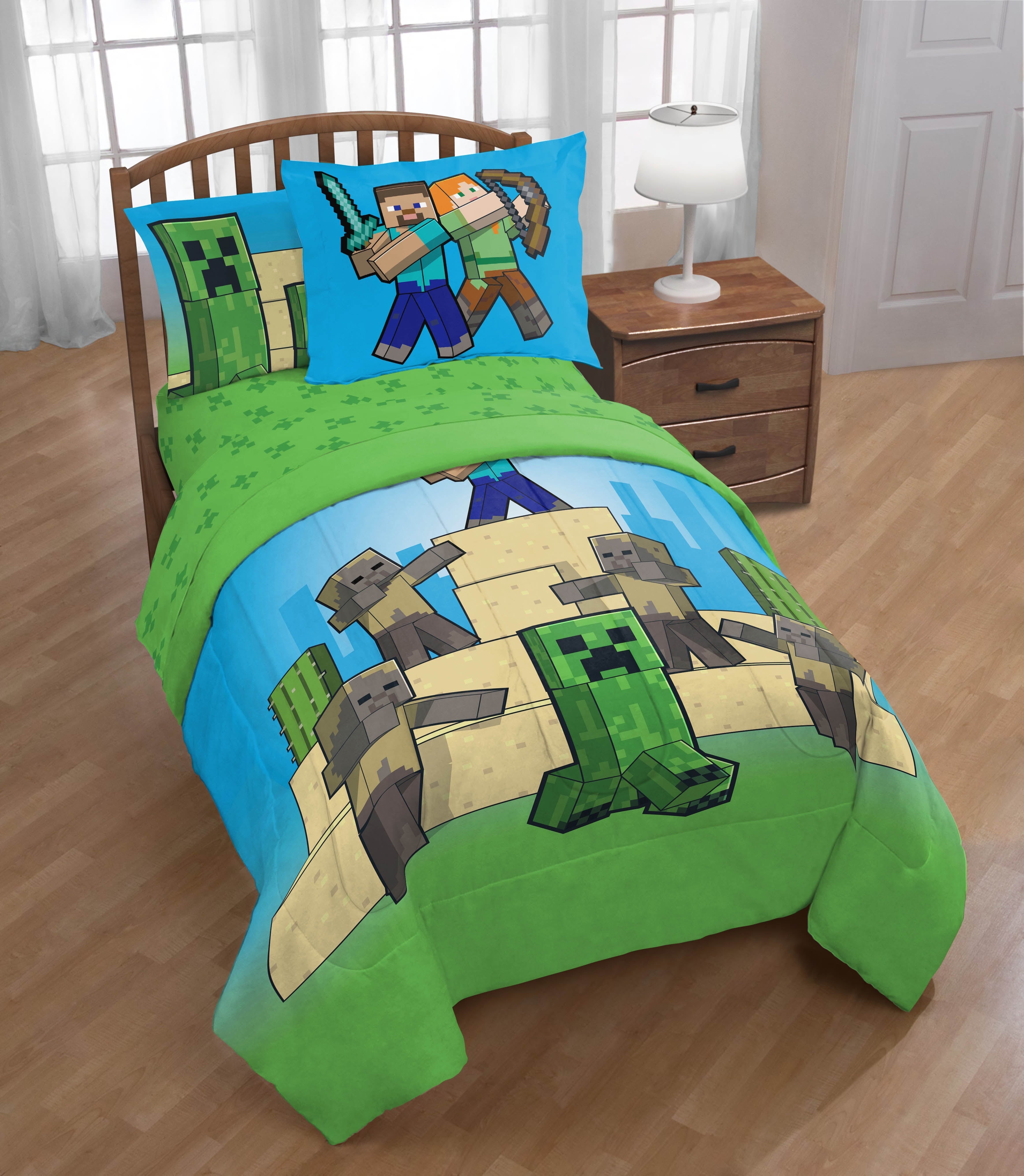 Luxurious Quilted Desert Mob Action 5 Piece Twin Size Kids Comforter Set with Sham - Gaming Bed Sets for Kids and Teens - Cloud-Like Soft Lightweight Bed Comforter Detail