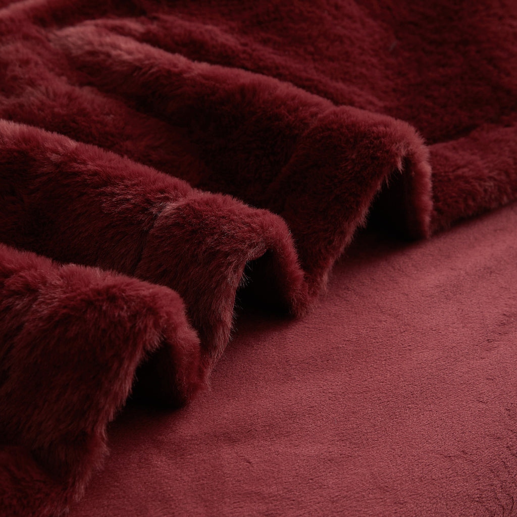 Lightweight Warm Cozy Faux Fur Super Soft luxury Blanket, Full/Queen, Luscious Merlot - Cozy Fleece Throw Blanket for Couch & Bed Detail