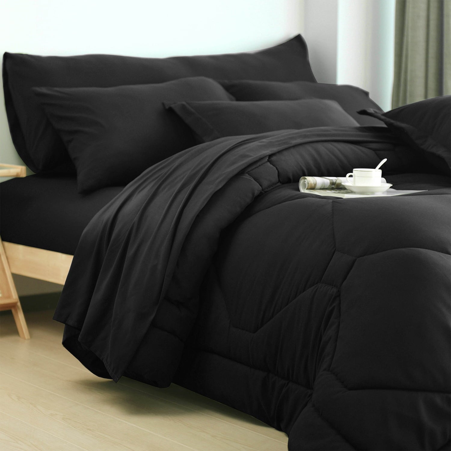 Hypoallergenic Cloud 8 PCS Modern Comforter Set with Sheets All Season Bed in a Bag, Black, Queen Size - All-Season Down Alternative Comforter Insert Detail