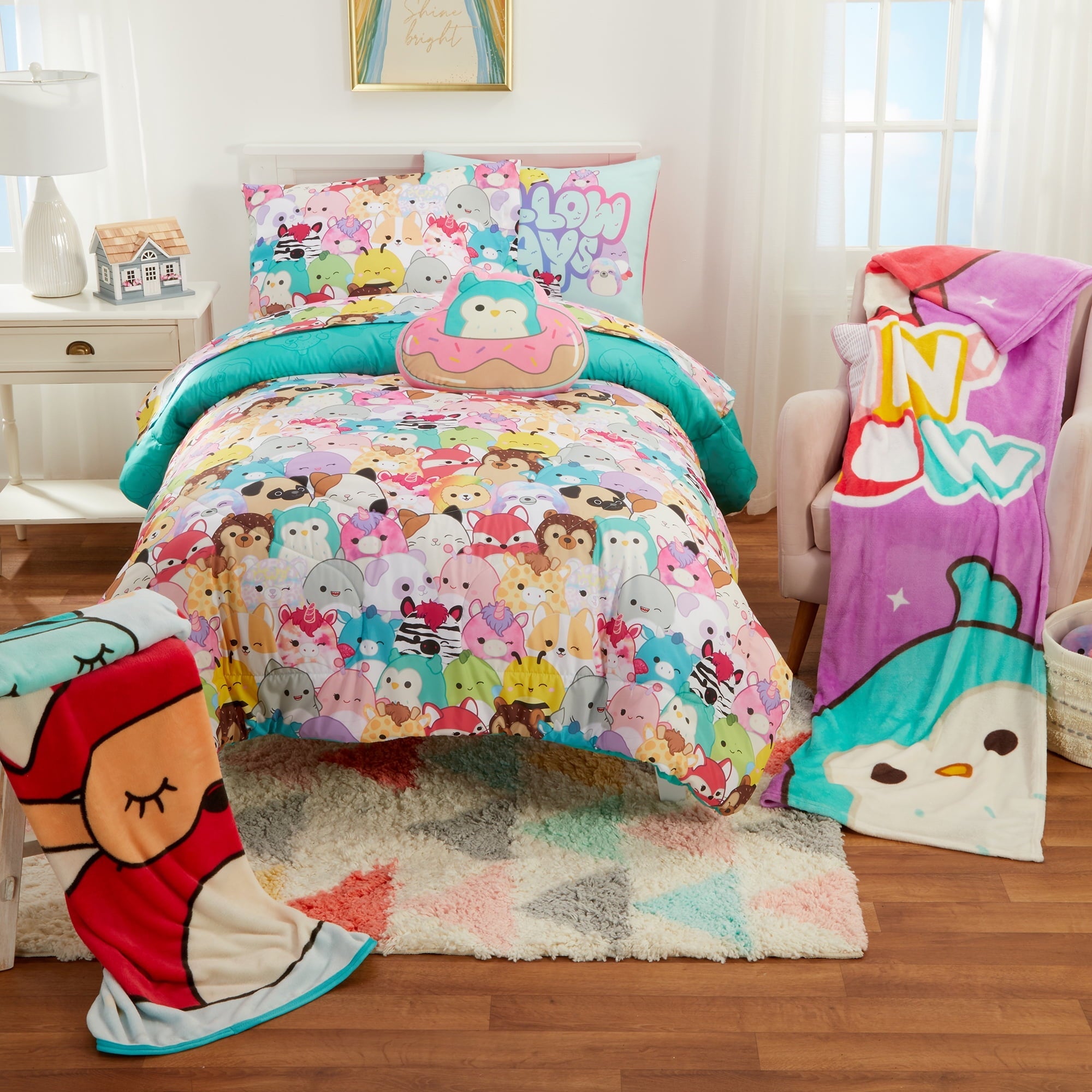 All-Season Squishmallows Kids 2 Piece Teal Blue Reversible Comforter and Pillowcase set, Twin/full - All-Season Down Alternative Comforter Insert Detail