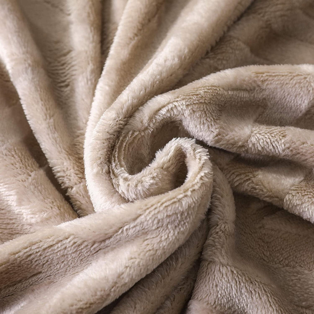 Cozy Fleece Soft Flannel Fleece Lightweight 50"x60" Throw Blanket, Brushed Chevron Design Fluffy Plush Cozy Blanket for All Seaso... - Lightweight Plush Warm Blanket for All Seasons Detail