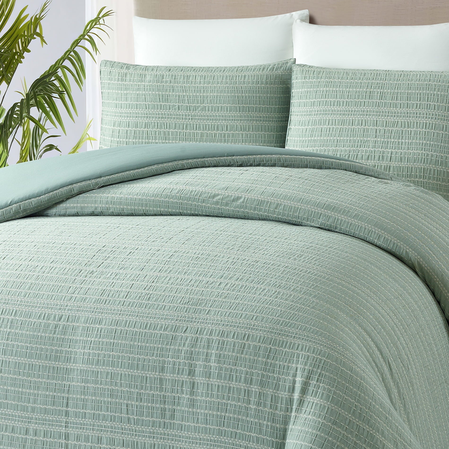 All-Season Crafted Woven 3-Piece Comforter Set, Green River, Full Queen, All Ages - Cloud-Like Soft Lightweight Bed Comforter Detail