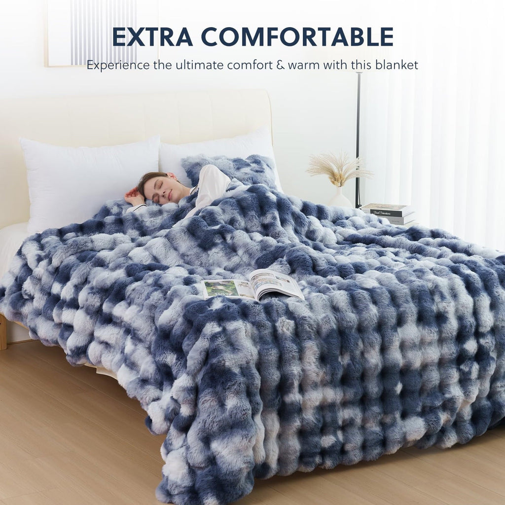 Super Soft Flannel Faux Fur Throw Blanket for Couch Luxury Fluffy Thick Bubble Blanket Warm Cozy Throw for Bedroom Living Room, 50" x 60... - Super Soft Reversible Sherpa Flannel Blanket Detail