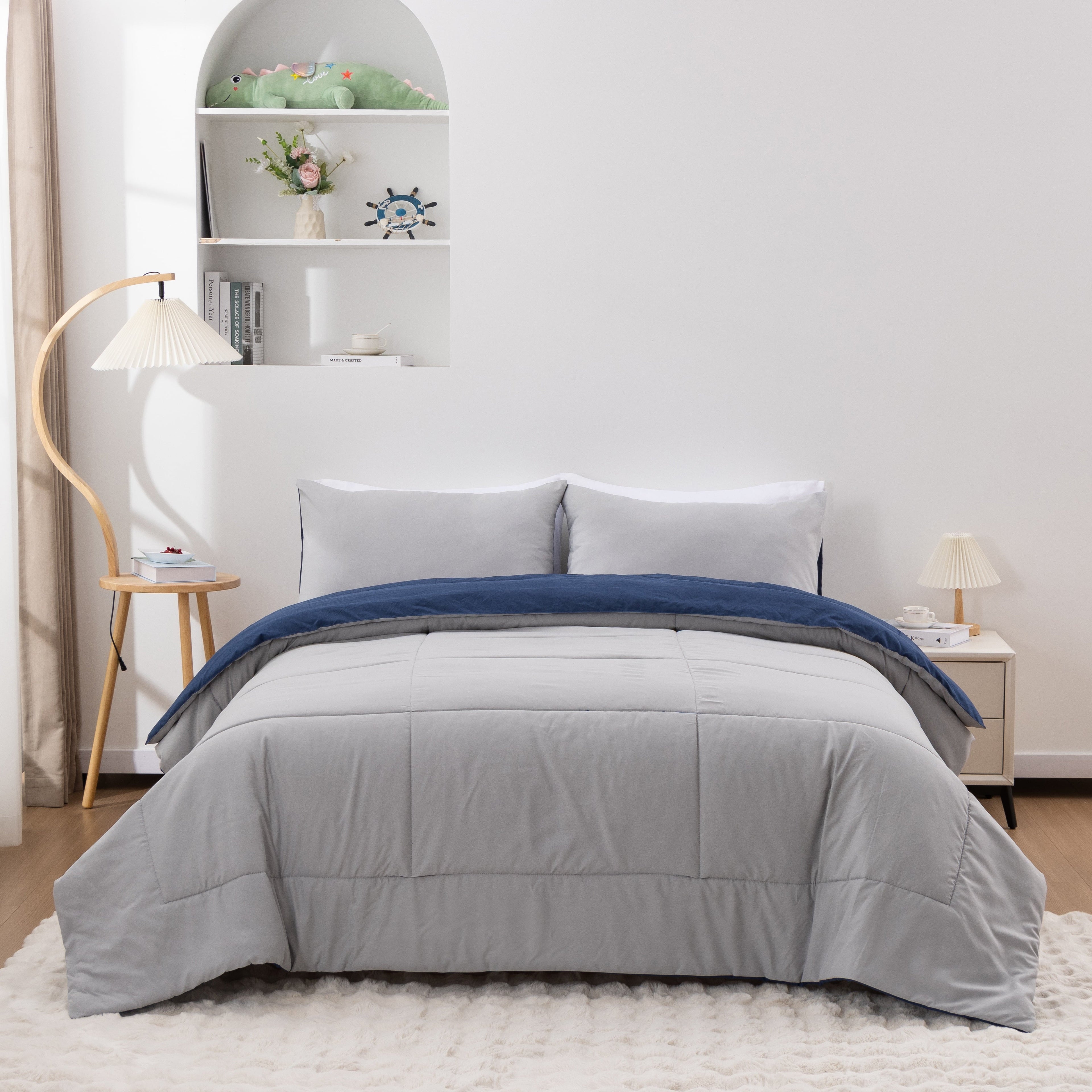 Hypoallergenic Cloud Queen Comforter Set All Season Reversible Bed Set with 2 Pillow Cases 3 Pieces Bedding Sets Down Alternative Blue/Gra... - All-Season Down Alternative Comforter Insert Detail