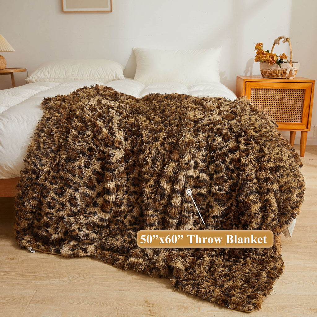 Super Soft Flannel Luxury Faux Fur Leopard Print Throw, Soft 50x60 Cheetah Print Fluffy Blanket, Shaggy Plush Decorative Couch Throw, Cu... - Super Soft Reversible Sherpa Flannel Blanket Detail