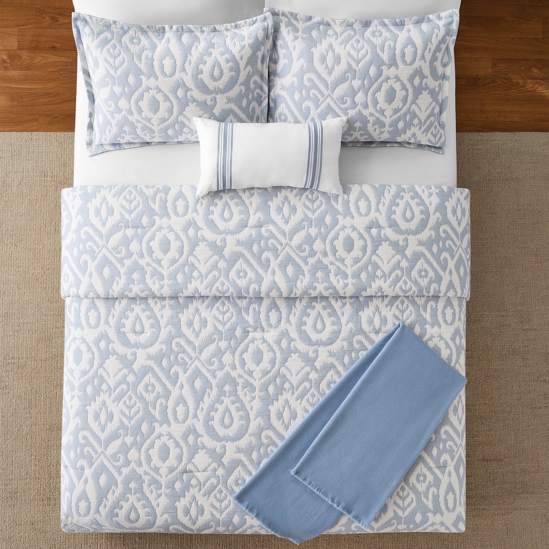 Luxurious Quilted Full/Queen Comforter Set, All-Season, 5-Piece, Blue Matelasse Ikat - All-Season Down Alternative Comforter Insert Detail