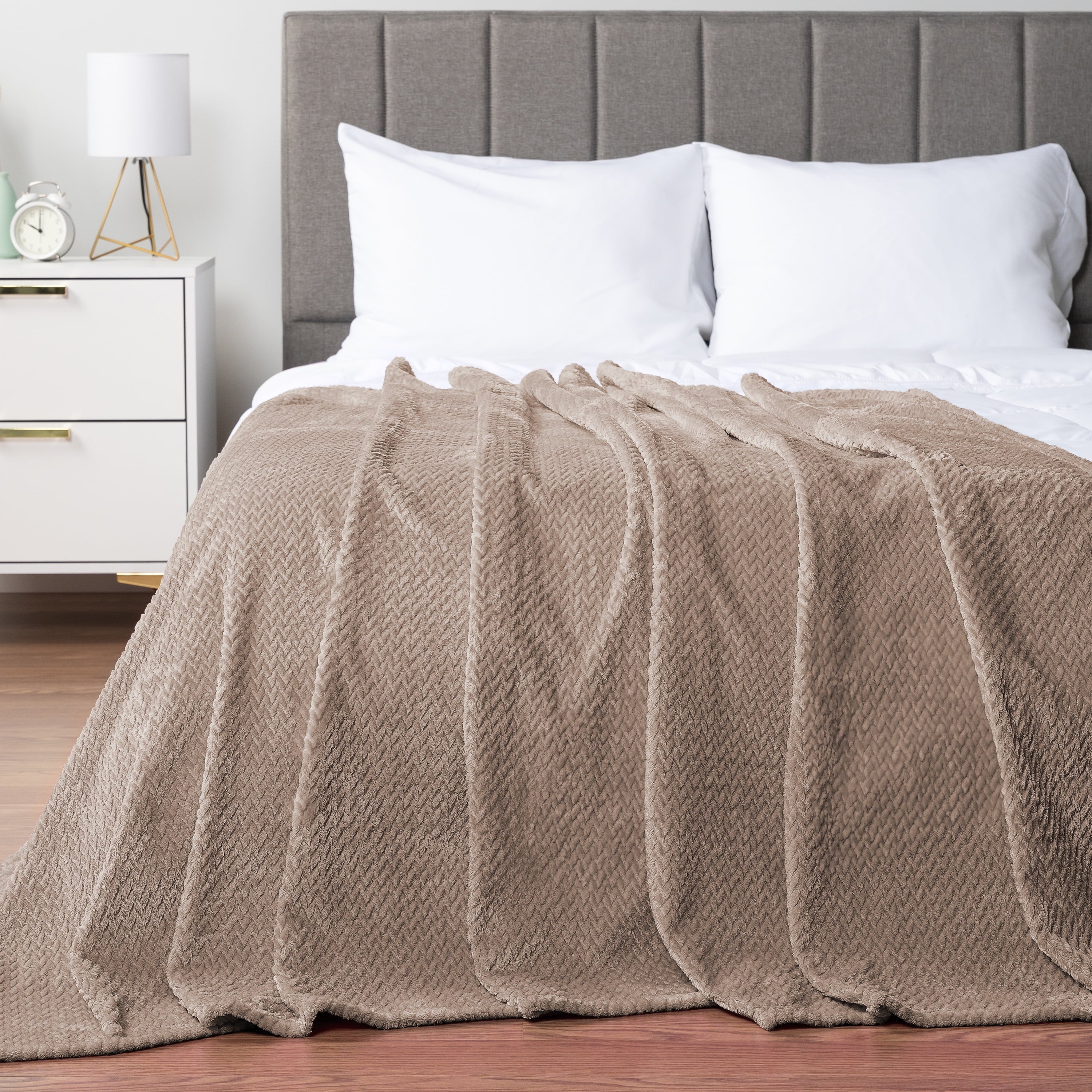 Lightweight Warm Soft Fleece Taupe Tan Throw Blanket for Couch, Lightweight Plush Warm Blankets for Bed, Fuzzy Cozy Flannel Blanket Th... - Lightweight Plush Warm Blanket for All Seasons Detail
