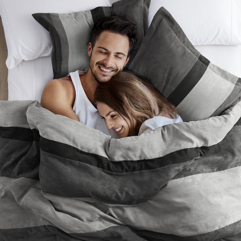 Hypoallergenic Cloud Twin/Twin XL Comforter Set Black, 2 Pieces Faux Suede Comforters Twin/Twin XL Size, Pieced Bedding Comforters Sets, C... - Cloud-Like Soft Lightweight Bed Comforter Detail