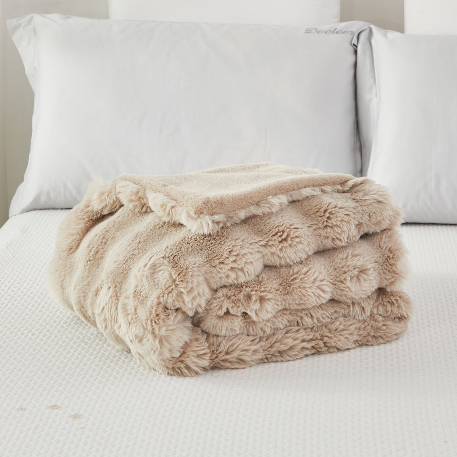 Super Soft Flannel Taupe Faux Fur Bubble Blankets for Couch Chair Sofa Luxury Fluffy Thick Bubble Throw Blanket Furry Blanket Fuzzy Soft... - Cozy Fleece Throw Blanket for Couch & Bed Detail