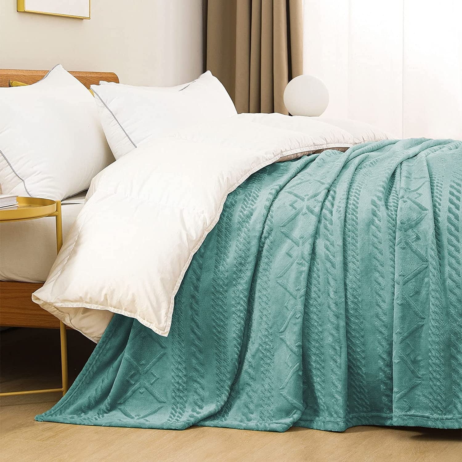 Lightweight Warm Queen Size Soft Bed Blanket, Warm Fuzzy Luxury Bed Blankets, Decorative Geometry Pattern Plush Throw Blanket for Bed,... - Cozy Fleece Throw Blanket for Couch & Bed Detail
