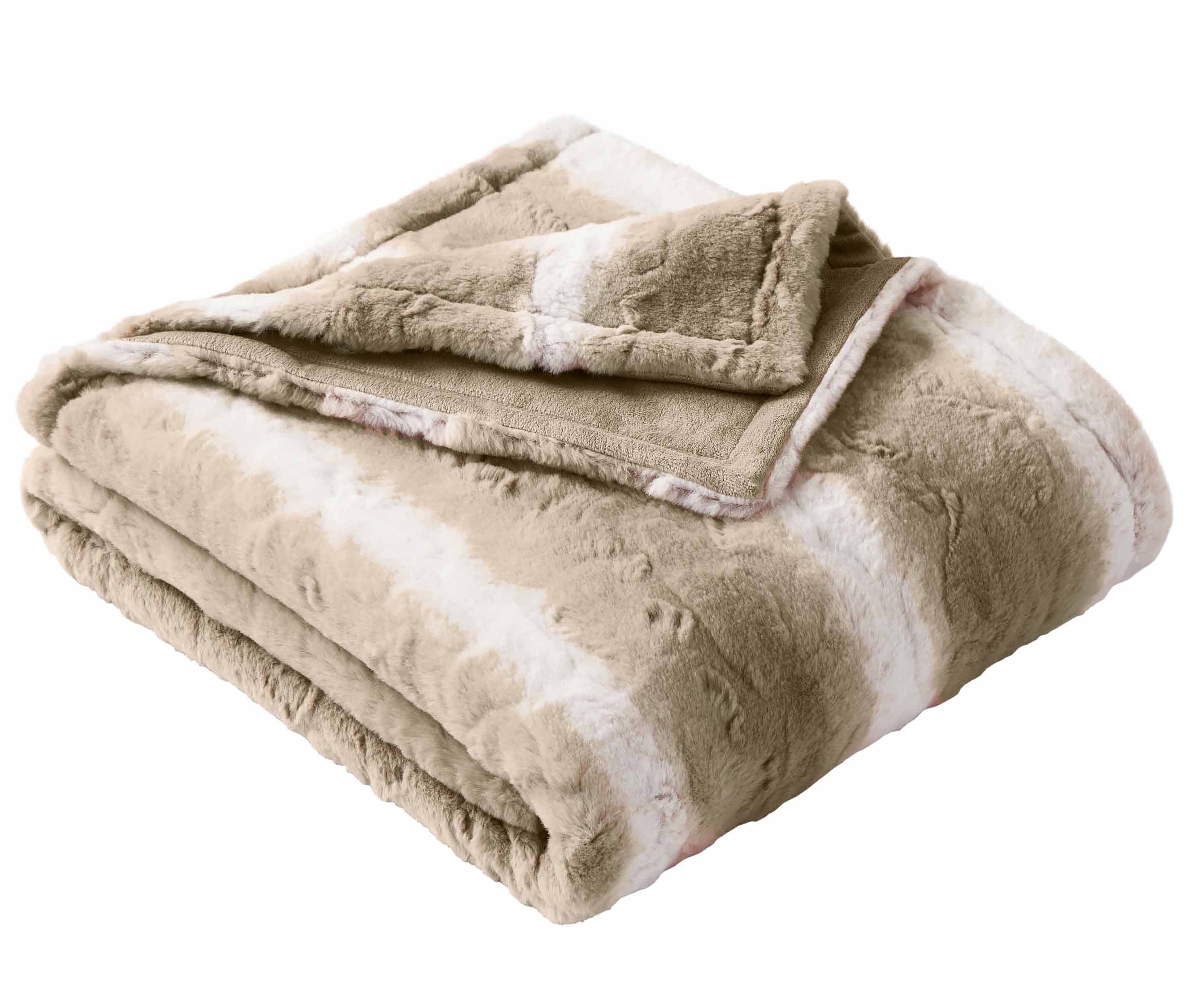 Super Soft Flannel Almond Biscuit Ombre Faux Fur Throw, 50"x72" - Super Soft Reversible Sherpa Flannel Blanket Detail