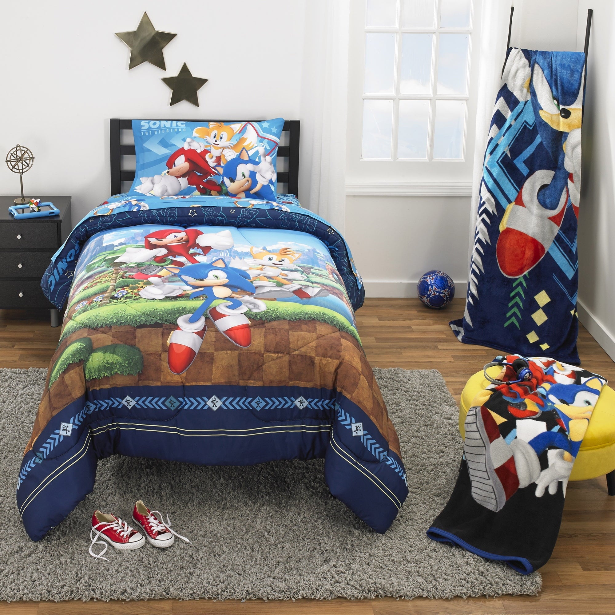 Fluffy Down Alternative Sonic the Hedgehog Kids 2 Piece Blue Green Reversible Comforter and Pillowcase set, Twin/full - Luxurious Quilted Duvet Cover Set Detail