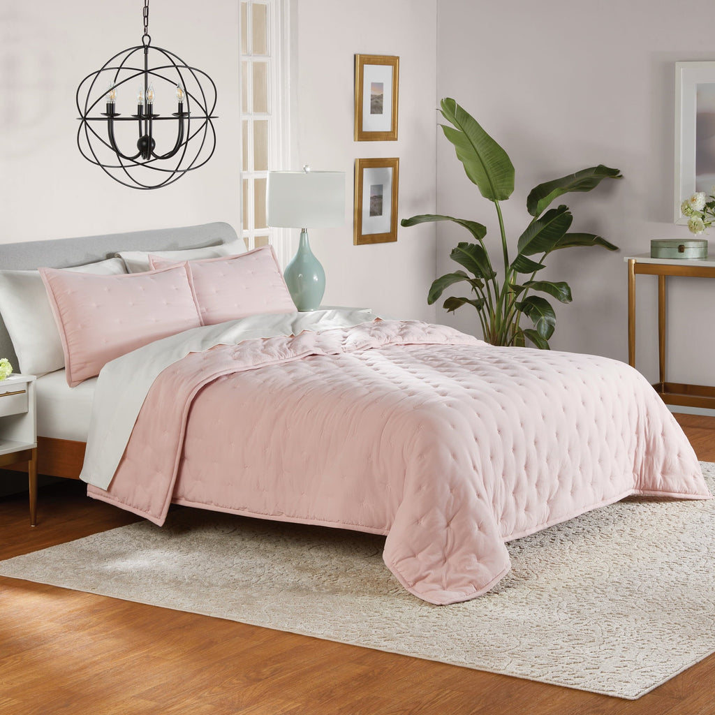 Luxurious Quilted Full/Queen Comforter Set, Super Soft & Embroidered, 3-Piece, Pink - Hypoallergenic Ultra-Fluffy Quilt for Winter Detail