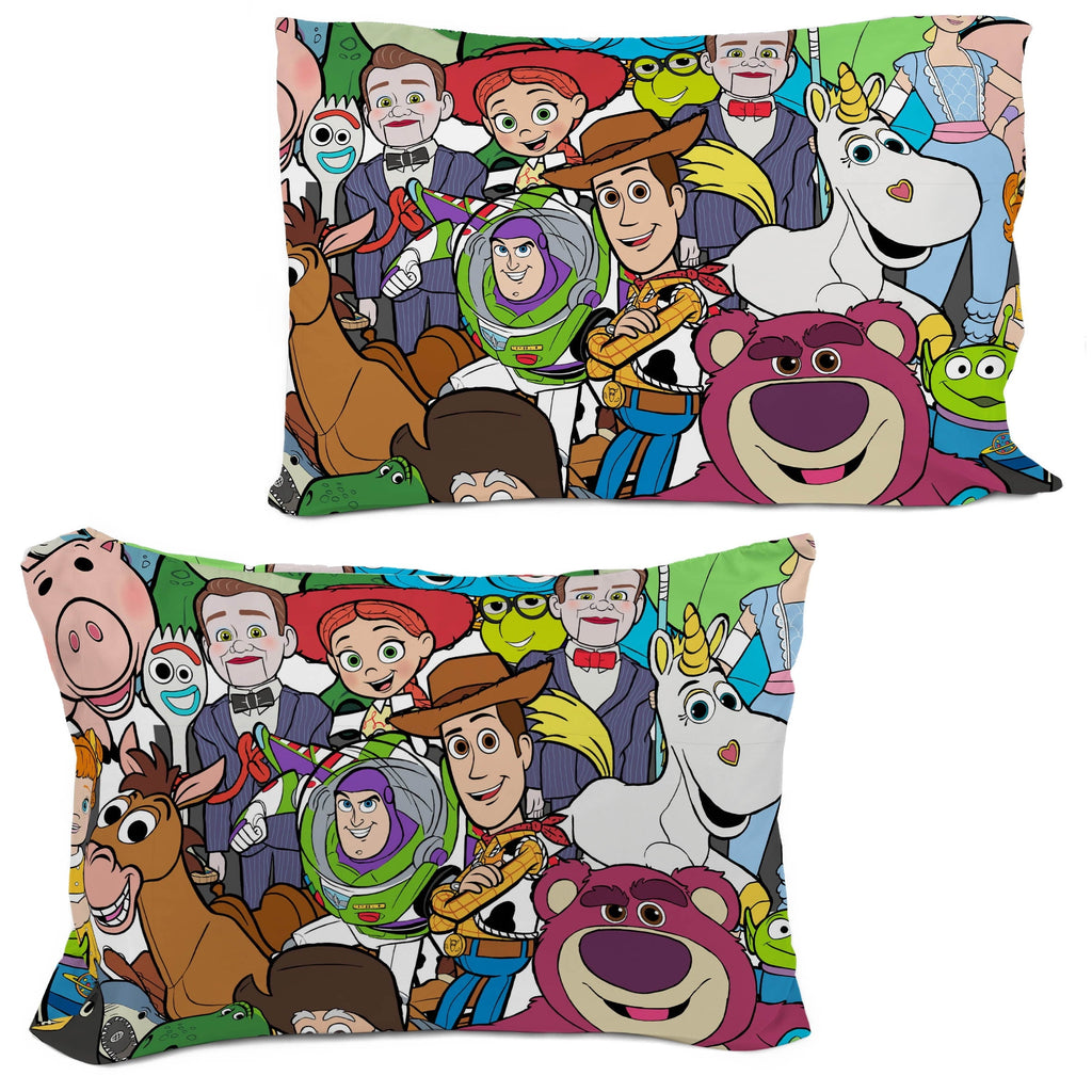 Hypoallergenic Cloud You've Got a Friend Reversible Comforter and Pillowcase Set, Twin/Full, Kids Bedding - All-Season Down Alternative Comforter Insert Detail