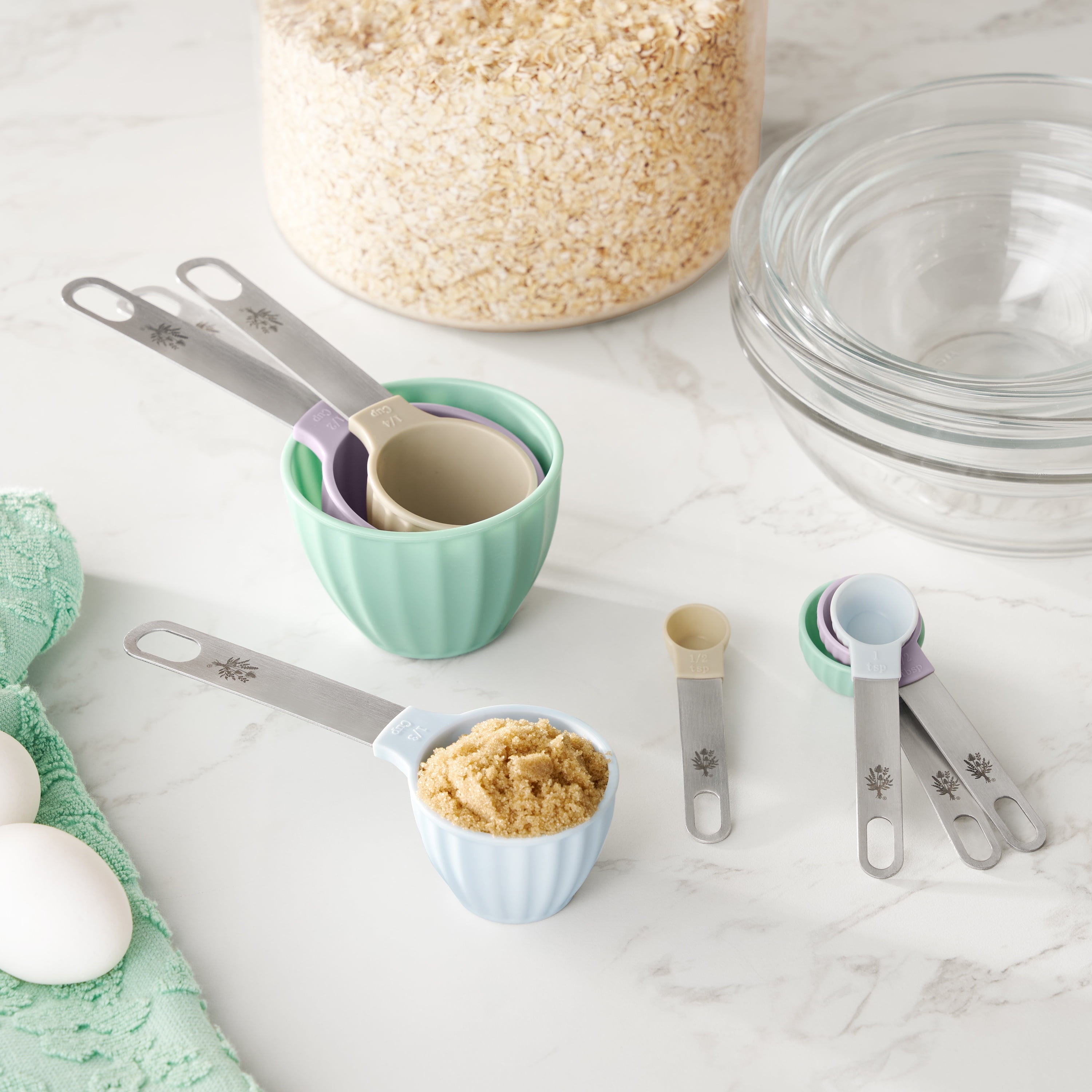 Ergonomic Manual 8-Piece Plastic Measuring Cup and Spoon Set, Multicolor - Premium Stainless Steel Garlic Presser & Peeler Detail