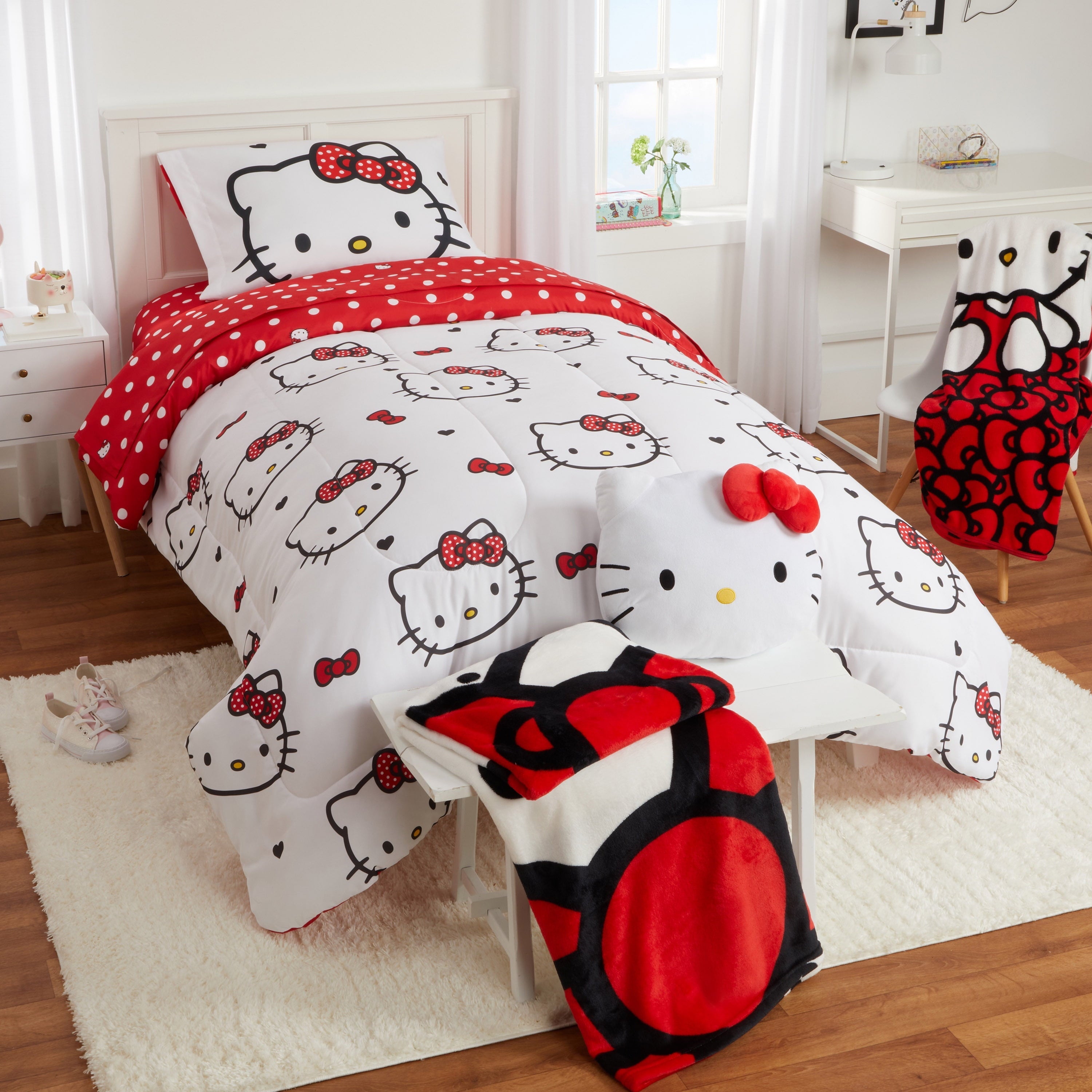 Decorative Knitted Kids Red White Print Fleece Throw Blanket, 46 x 60 - Lightweight Plush Warm Blanket for All Seasons Detail